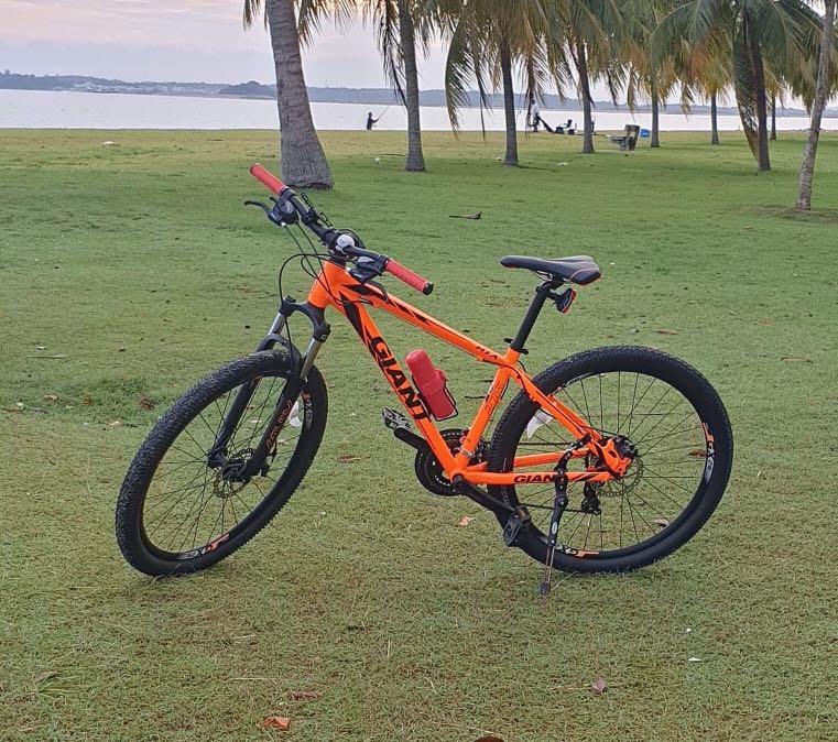 Giant ATX small frame 27.5 wheels