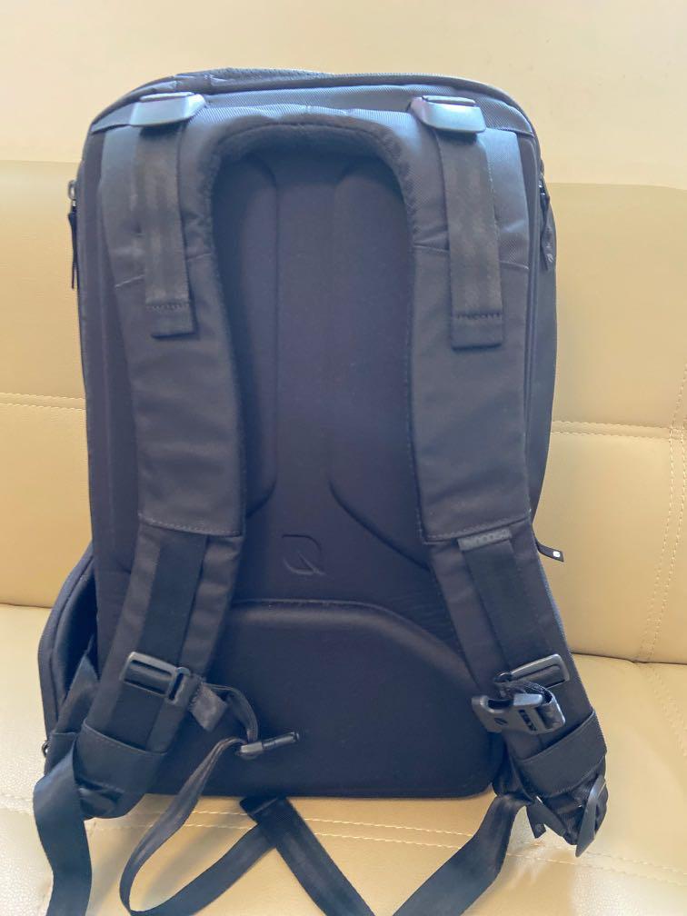 Icon triple store black backpack