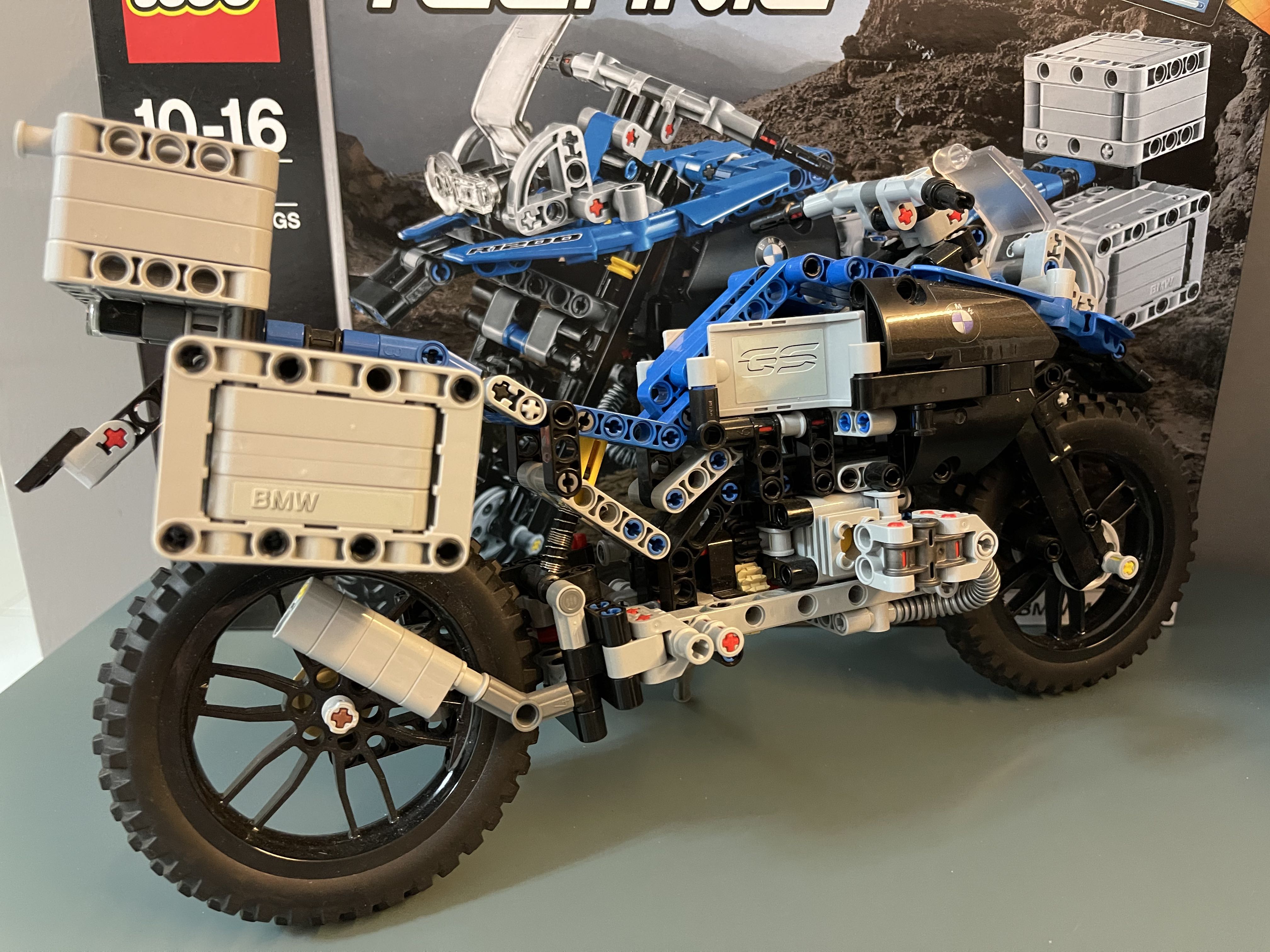 Lego technic clearance 42063 bmw