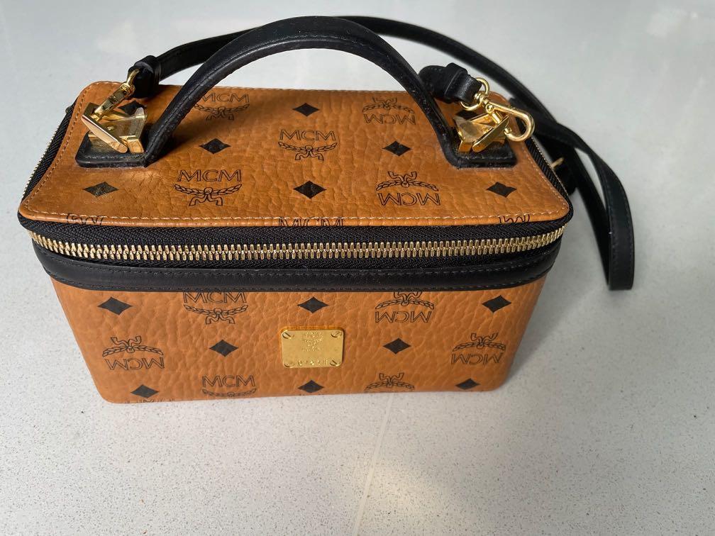 Mcm clearance cosmetic case