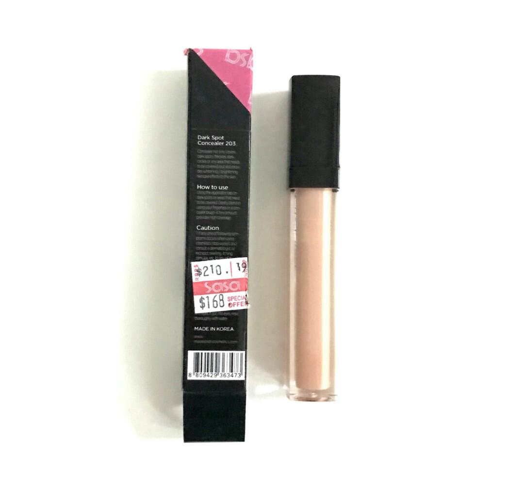 Moonshot Dark spot concealer （分類：化妝品）位於 Hong Kong。 由 kaka_888 提交（商品編號 1065073786，圖片 3）。簡介： 99%new， 試咗一次上手 唔啱自己 203號色 包平郵。