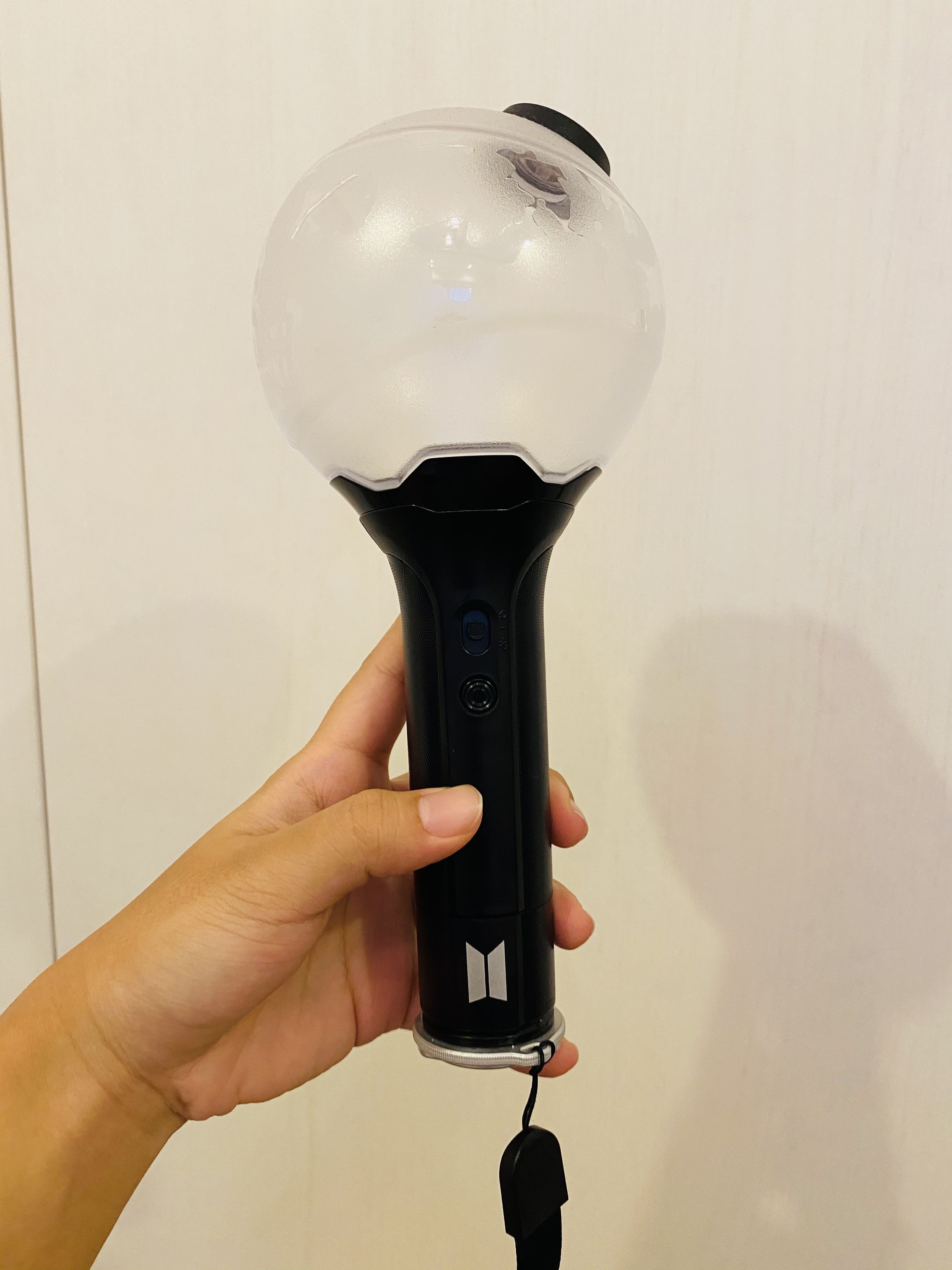 Official army bomb( BTS light stick), Hobbies & Toys, Memorabilia &  Collectibles, K-Wave on Carousell
