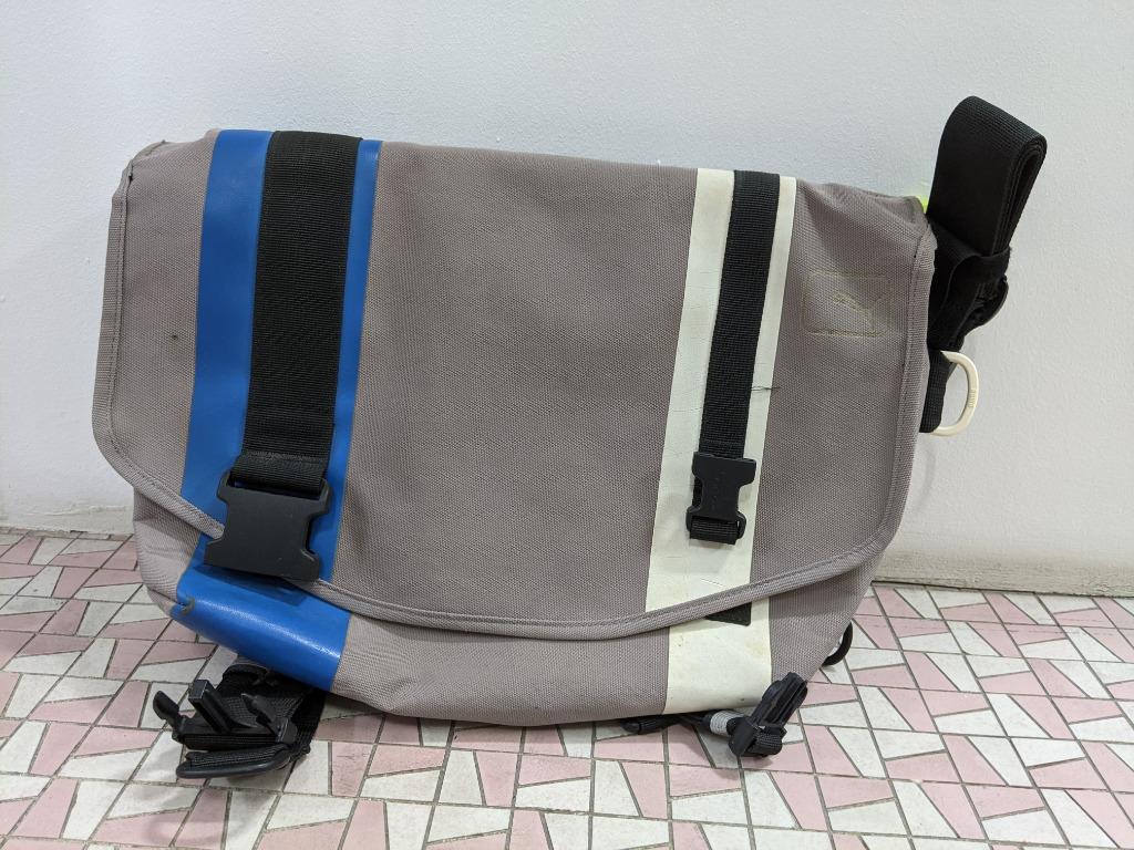 Puma laptop top messenger bag