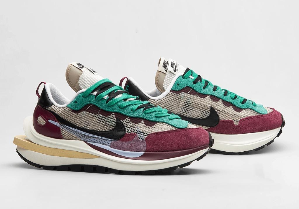 Nike x sacai vaporwaffle villain red clearance
