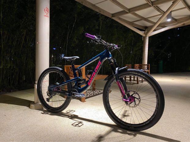 (Sold) Santa Cruz Nomad CC V4 (Category: Bicycles) located in Quezon City. Submitted by fletch06 (Listing ID 1064921886, Image 3). Description: Pls do message me for further details, thanks..