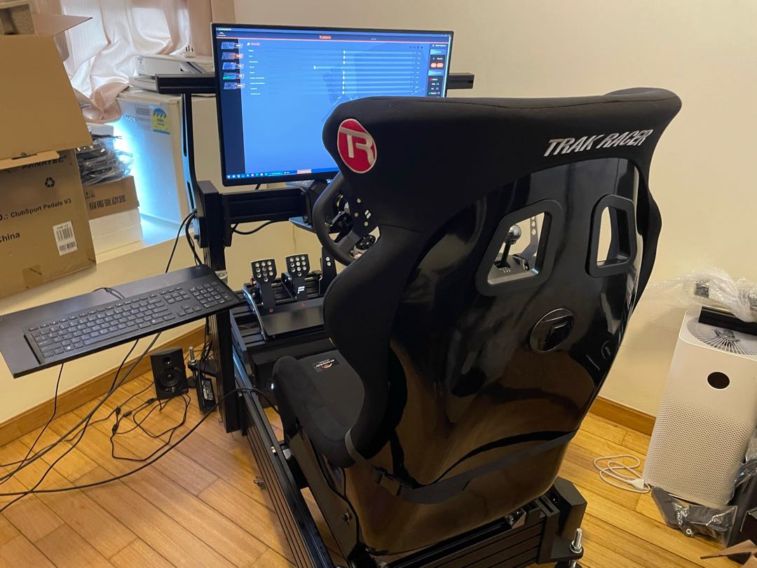 Sim Lab P1X sim racing rig 8020 profile with TRAK racer bucket seat