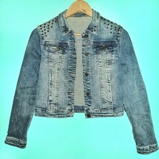 (Category: ) located in . Submitted by thrifttops (Listing ID 1065025938, Image 1). Description: .