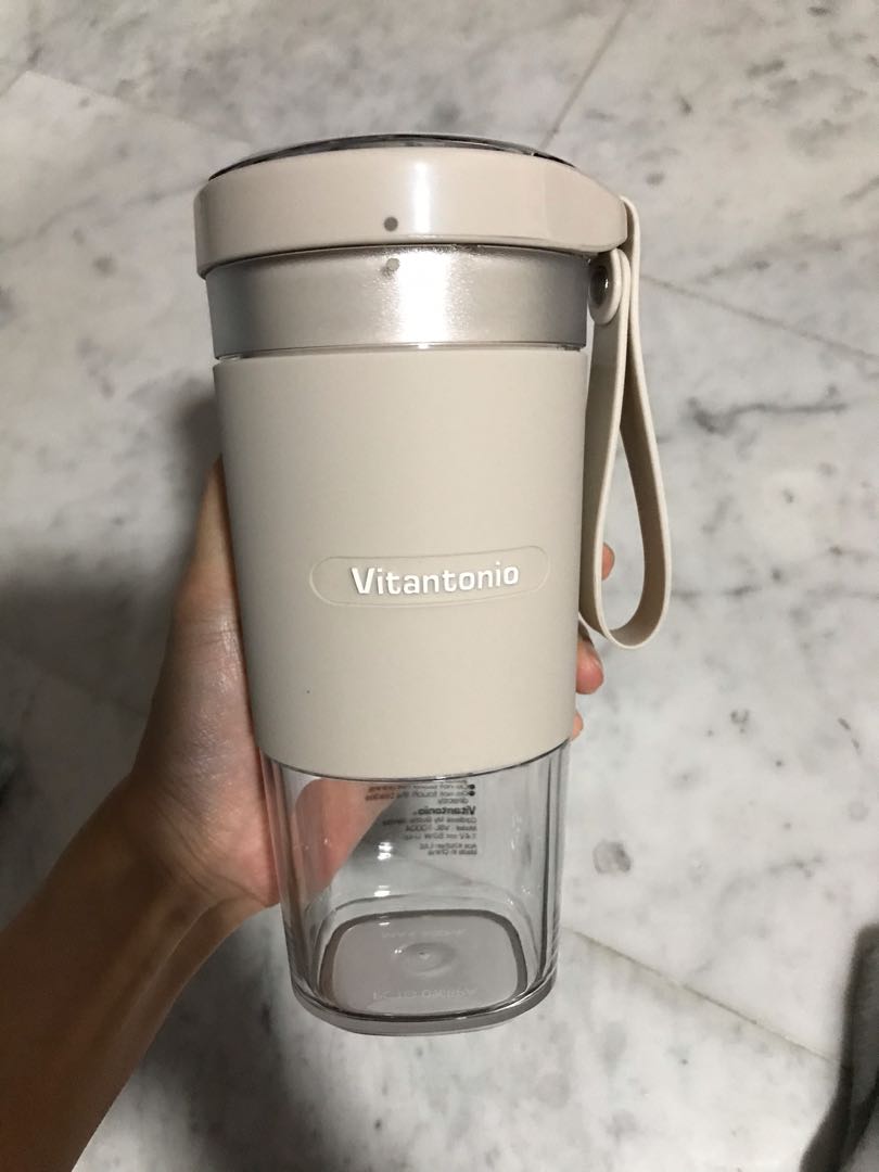 Vitantonio cordless my bottle blender, TV & Home Appliances, Kitchen