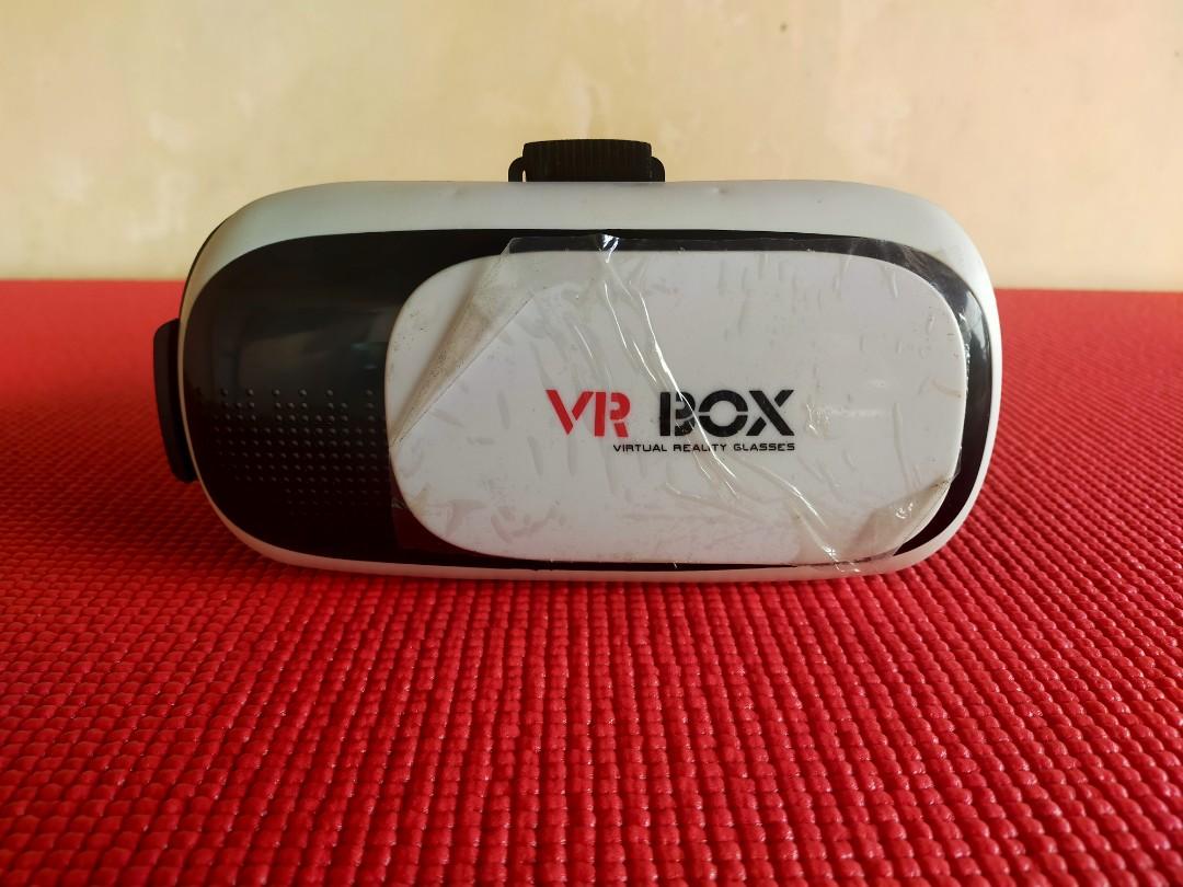 VR Box (Category: Virtual Reality) located in Quezon City. Submitted by totally_trendy (Listing ID 1064938218, Image 1). Description: VR Box.
