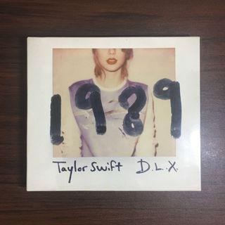 1989 Deluxe Edition Taylor Swift Album LIKE NEW