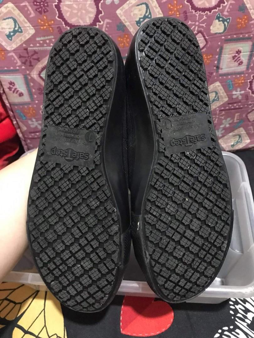 Black sneaker (Category: Sneakers) located in Manila. Submitted by mallows__ (Listing ID 1065307744, Image 1). Description: Rush sale black sneaker bought at payless store. Used once in good condition..
