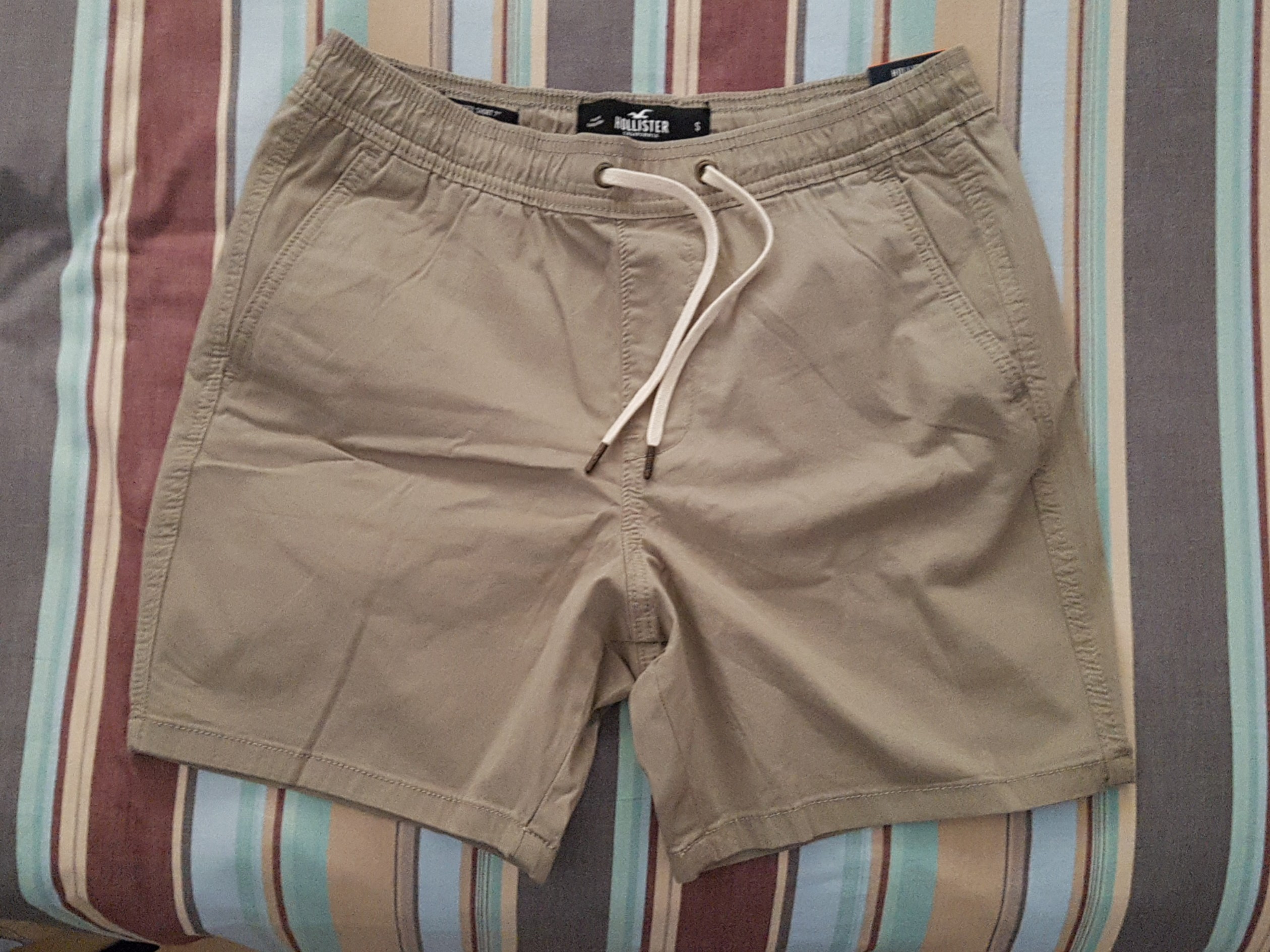 HOLLISTER Mens Joggers Sweat Shorts Size M in Ikotun/Igando