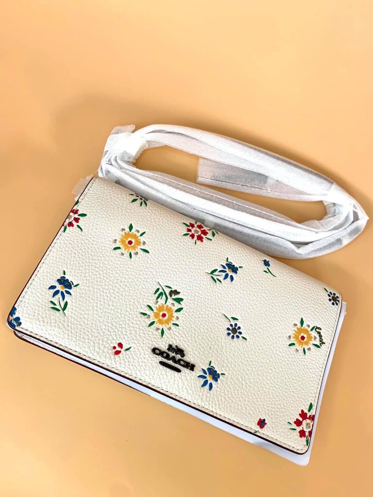 Coach sling wallet, Women's Fashion, Bags & Wallets, Purses & Pouches on Carousell