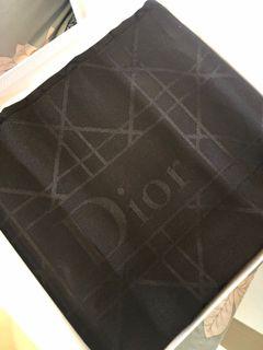 全新Dior black shawl