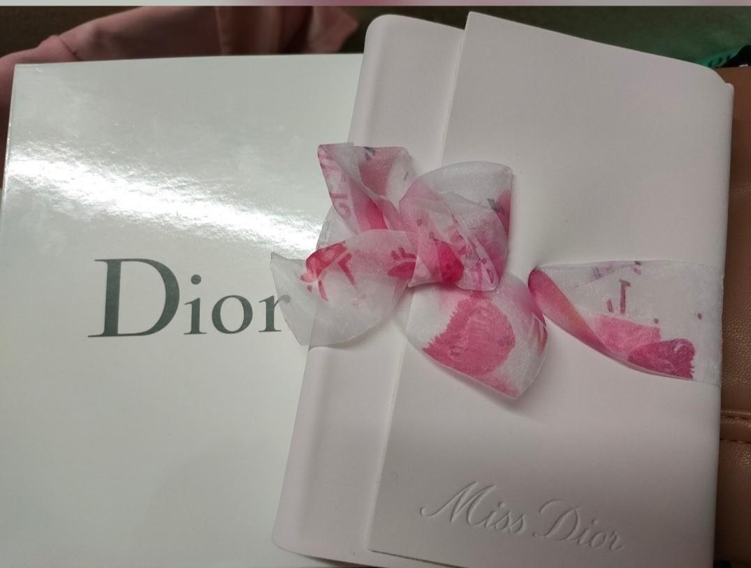 Dior notebook (Category: Storybooks) located in Johor Bahru. Submitted by lll.s (Listing ID 1065248613, Image 1). Description: .