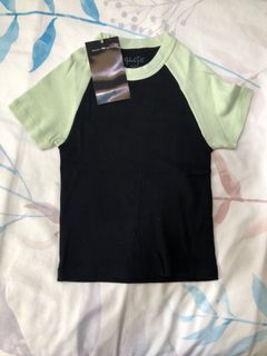 (Category: ) located in . Submitted by toomany.clothes (Listing ID 1065229989, Image 1). Description: .