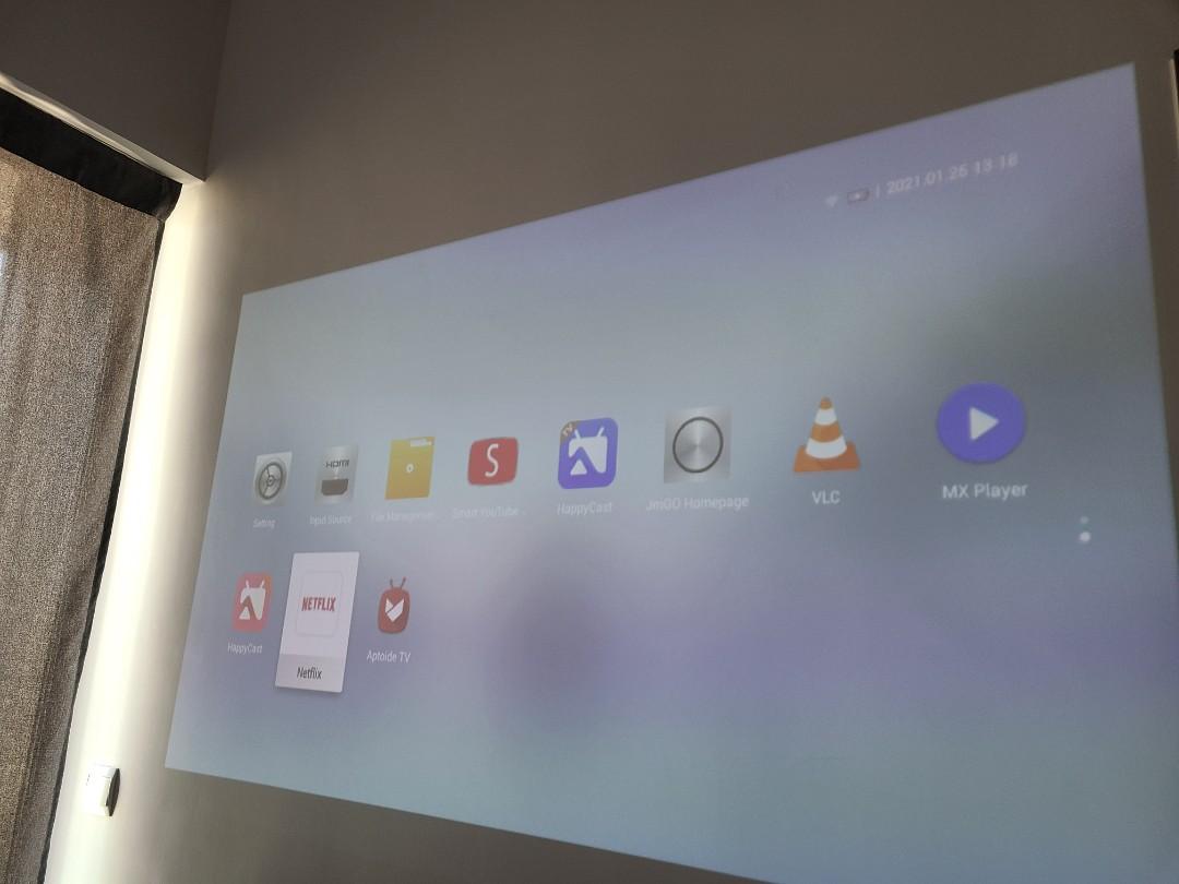 Jmgo P2 portable projector, 家庭電器, 電視 & 其他娛樂, 投影機 Carousell