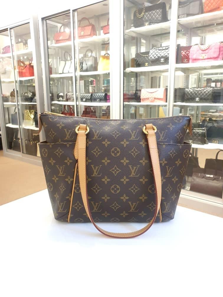 Louis Vuitton Totally PM Tote Luxury, & Wallets on Carousell