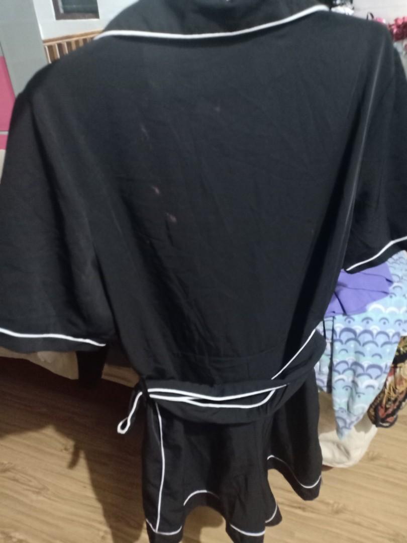 M BLACK ROMPER (Category: Rompers) located in Morong. Submitted by lapreloved28 (Listing ID 1065270806, Image 3). Description: good quality fabric with lipstick stain at the back seen last pic..