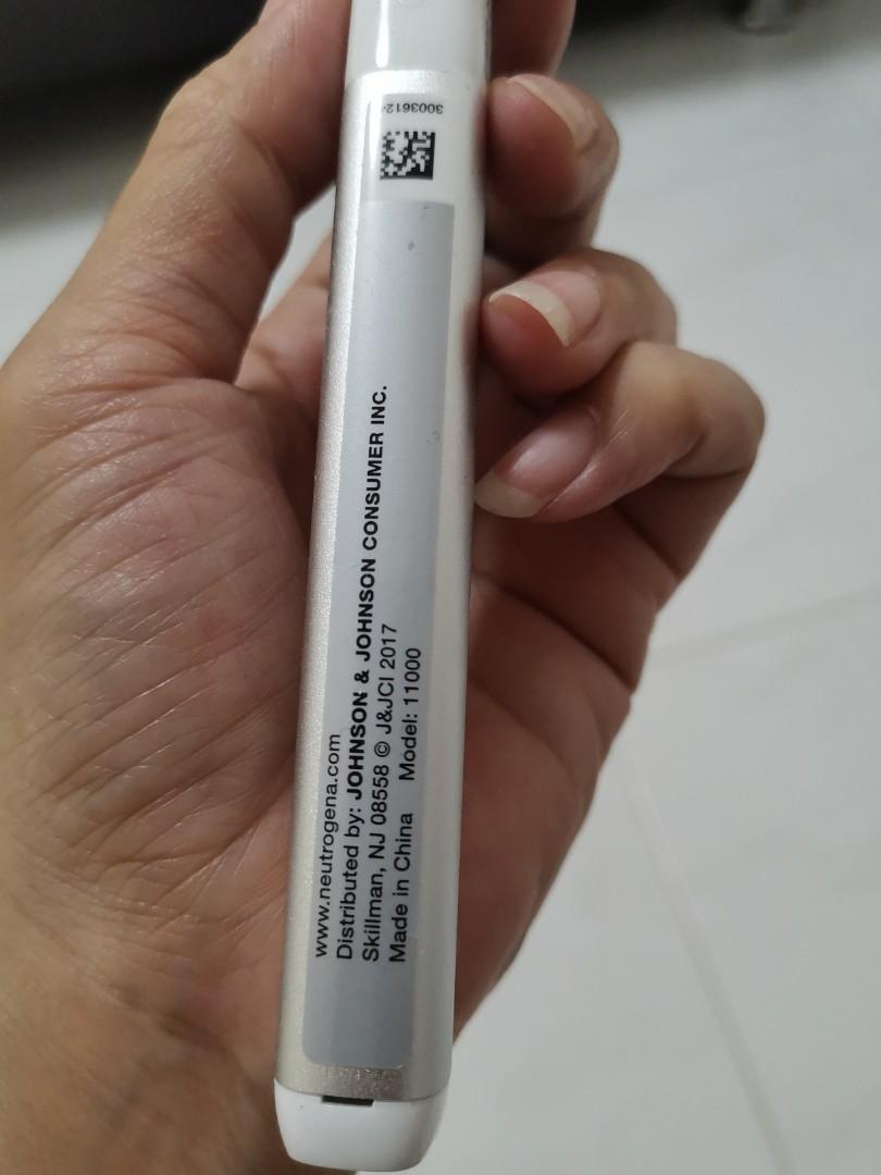 Neutrogena acne light pen, Beauty & Personal Care, Face, Face Care on