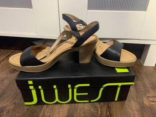 (Category: ) located in . Submitted by lala.closet (Listing ID 1065240696, Image 1). Description: .