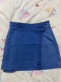 (Category: ) located in . Submitted by personalprelovedESG (Listing ID 1065298421, Image 1). Description: .