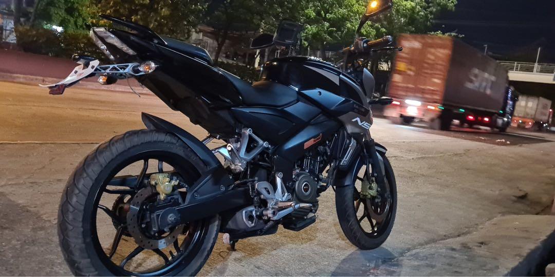 Rouser 200 online ns 2017