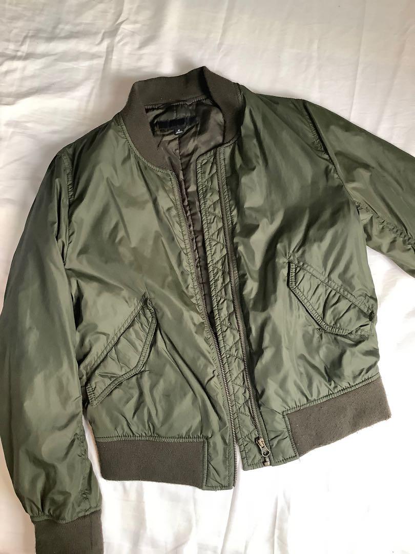 Uniqlo olive deals green jacket