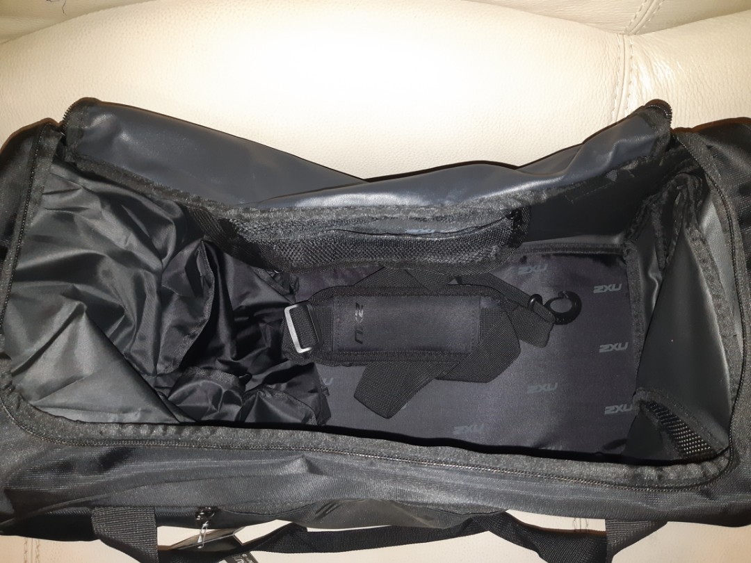 2xu gym bag sales