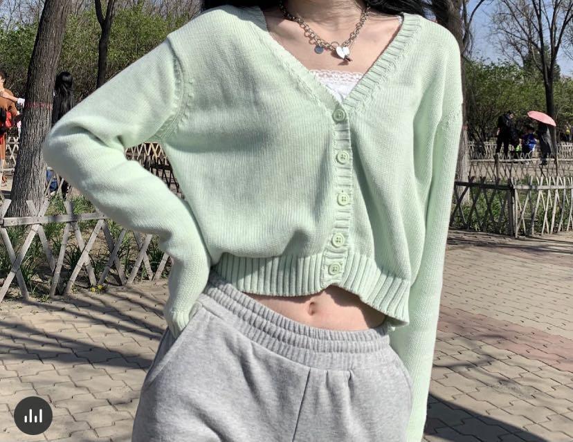 Brandy melville hotsell billie sweater