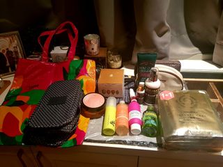 (Category: ) located in . Submitted by lins_closet (Listing ID 1065518850, Image 1). Description: .