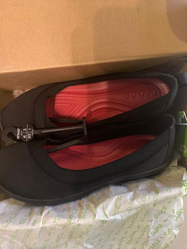 Crocs busy day stretch flat hot sale