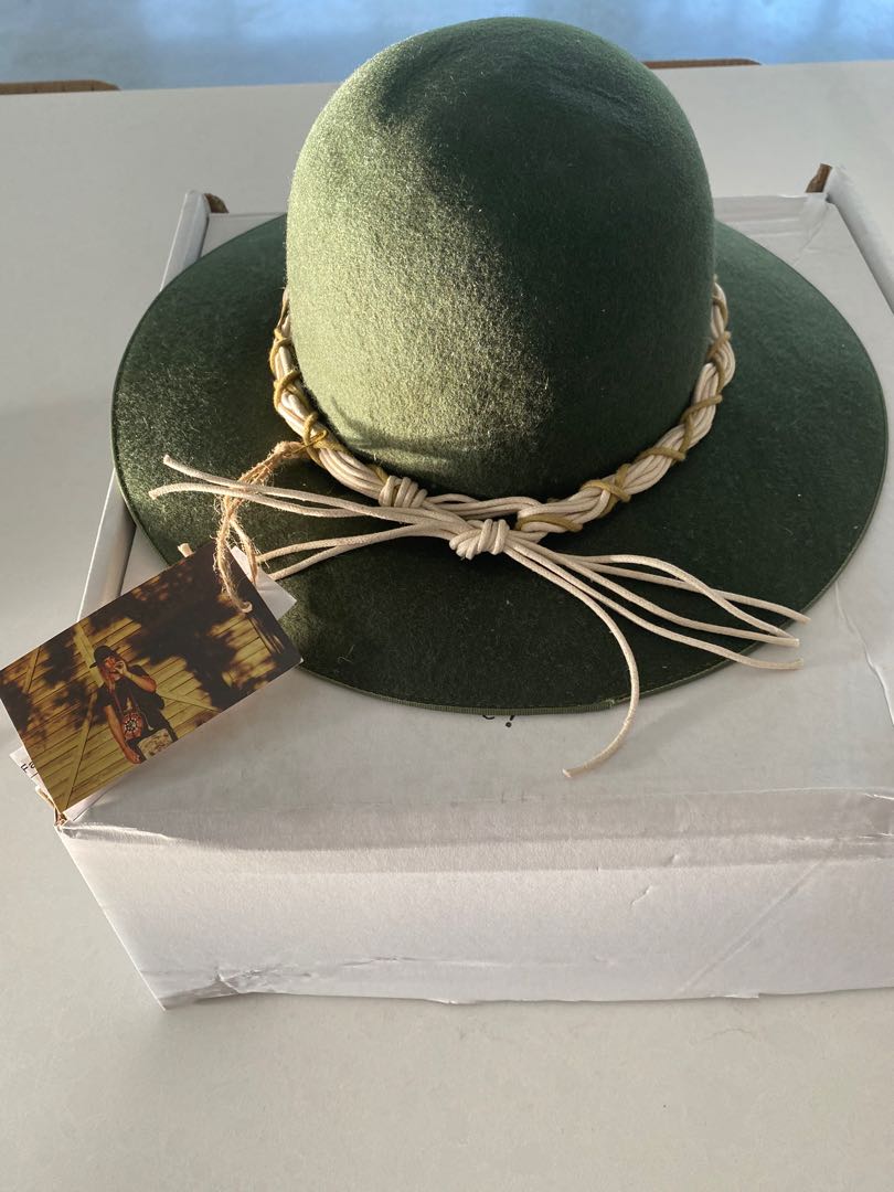 Fallen broken street hat Forrest green 