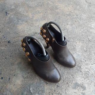 gucci studded boots