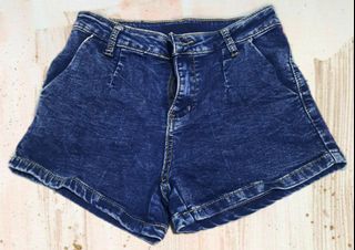 (Category: ) located in . Submitted by badjthrift (Listing ID 1065415828, Image 1). Description: .