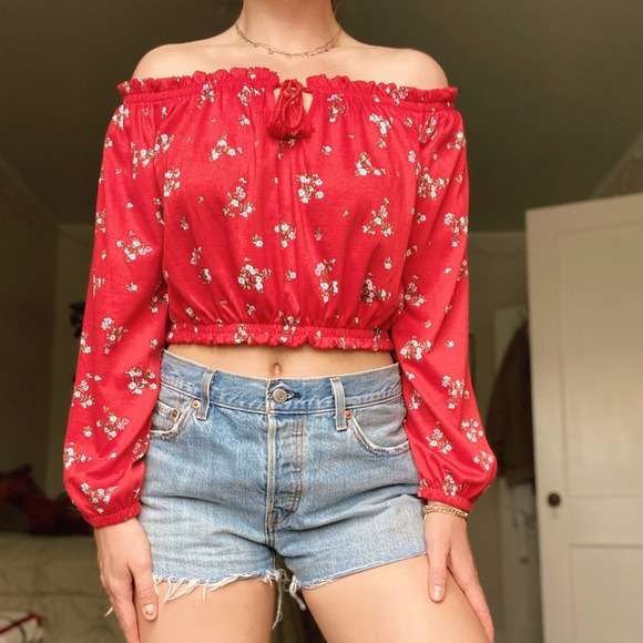 H&m red floral top discount