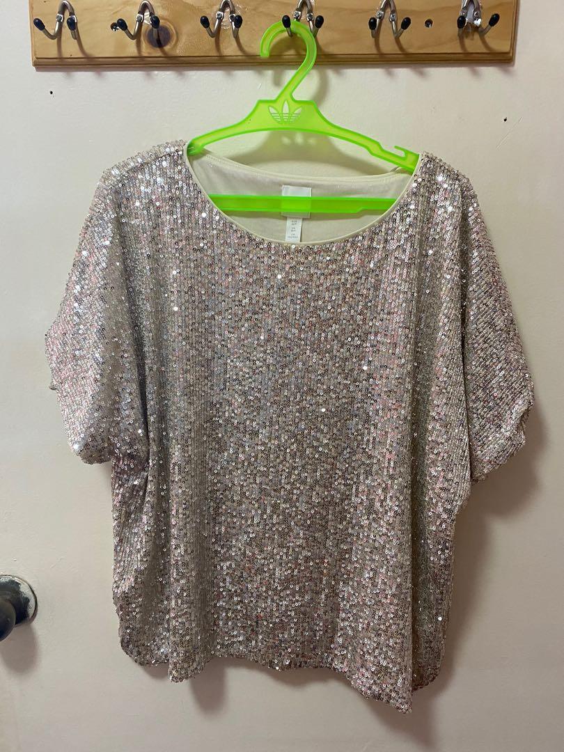 H&M sequins Top (Category: Blouses) located in Paranaque City. Submitted by chinitamaria (Listing ID 1065416181, Image 1). Description: Used once 10/10 condition .