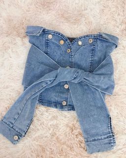 (Category: ) located in . Submitted by clothhero (Listing ID 1065430279, Image 1). Description: .