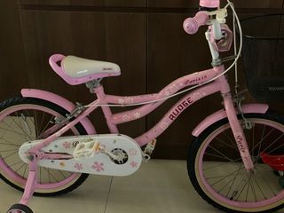 (Category: ) located in . Submitted by msvhie (Listing ID 1065428409, Image 1). Description: .