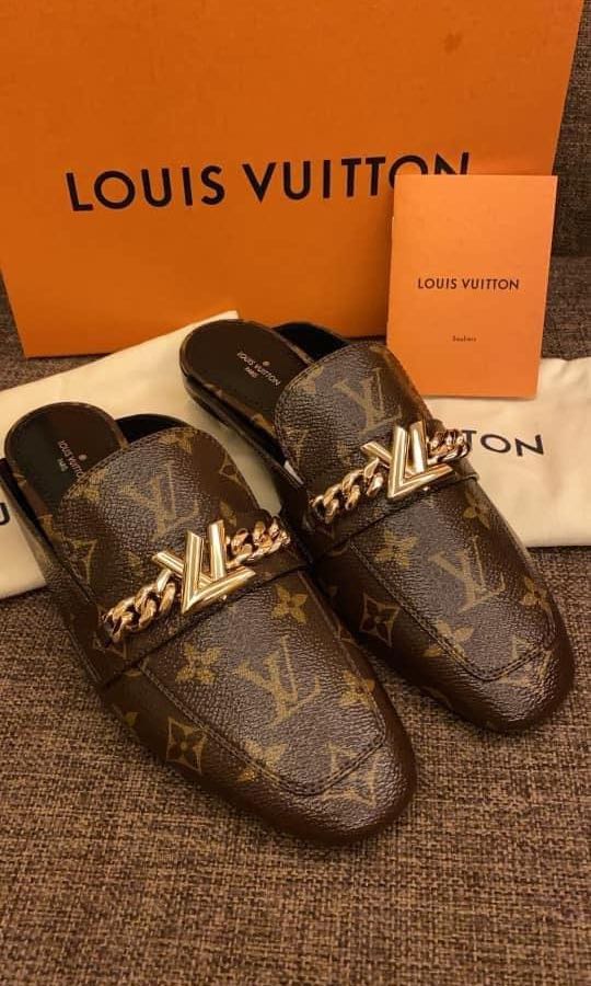 LOUIS VUITTON Slides slip ons Size 40. UNUSED Brandnew Luxury