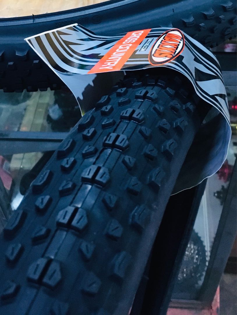 maxxis ikon 26x2 2