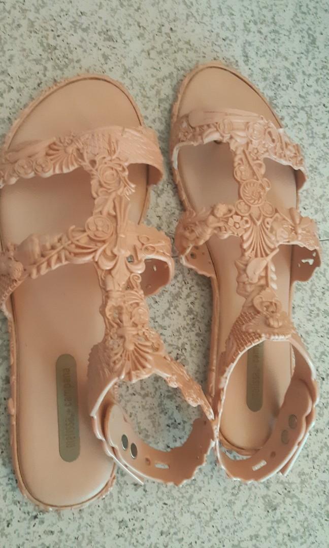 peach sandals flat