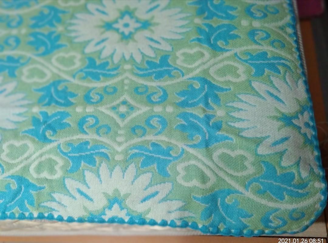 ORIGINAL Gift (Category: Storage Boxes & Baskets) located in Quezon City. Submitted by eilgaraje (Listing ID 1065352718, Image 3). Description: As posted 1 design only bedsheet. get 1 for 550 60x42inches.