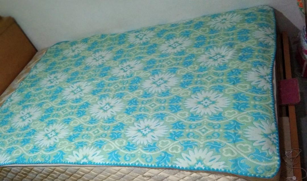 ORIGINAL Gift (Category: Storage Boxes & Baskets) located in Quezon City. Submitted by eilgaraje (Listing ID 1065352718, Image 2). Description: As posted 1 design only bedsheet. get 1 for 550 60x42inches.