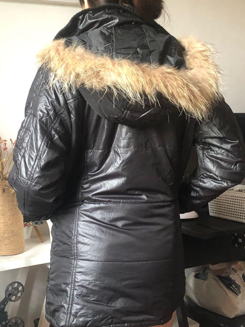 Puff/Winter Jacket (Category: Coats, Jackets and Outerwear) located in Quezon City. Submitted by maydeclutters (Listing ID 1065424261, Image 2). Description: Used once during winter season abroad W/ detachable fur Fits small to large frames Items are preloved, please manage your expectations.