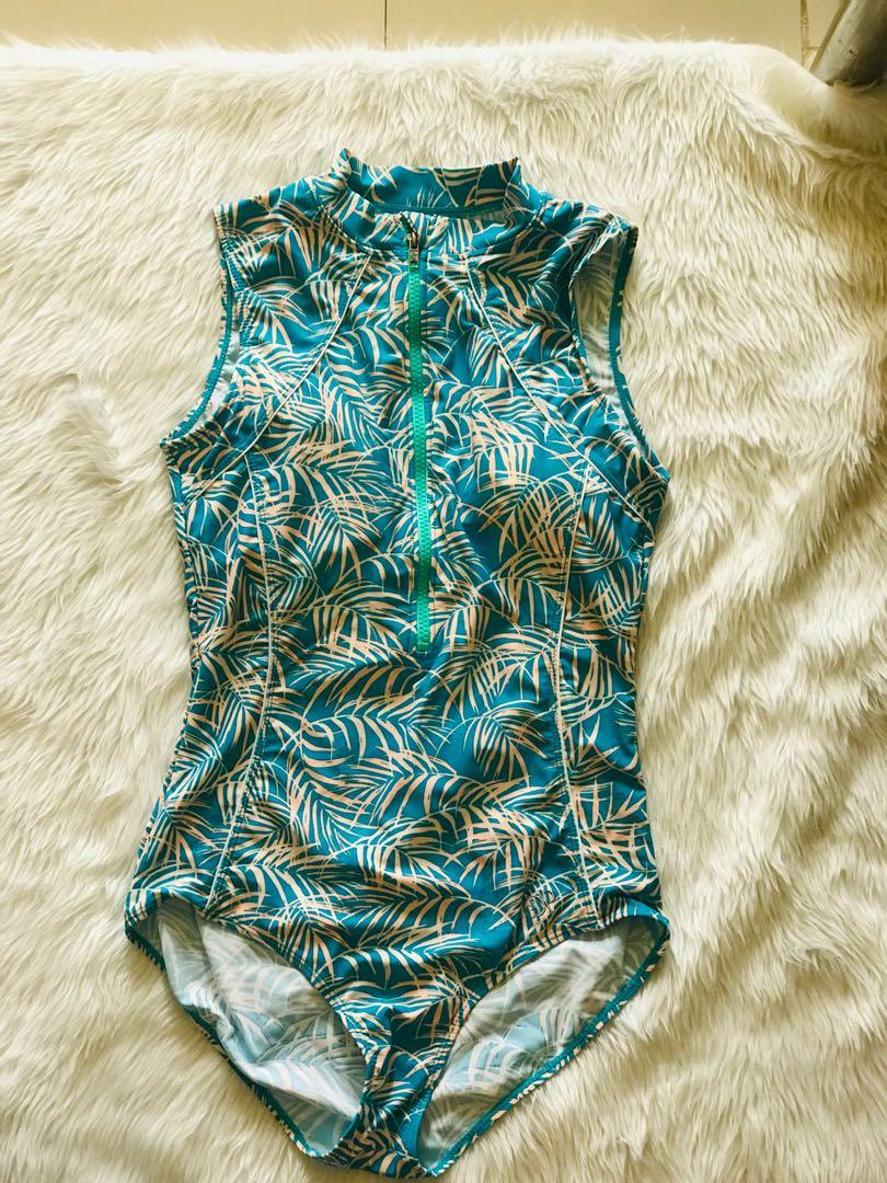 Rashguard Zip Up Sleeveless Onepiece Women S Fashion Tops Sleeveless On Carousell
