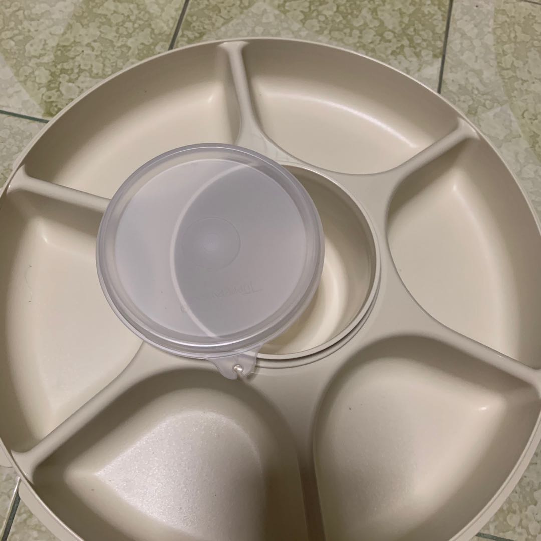 Tupperware Serving Center Set, Furniture & Home Living, Kitchenware