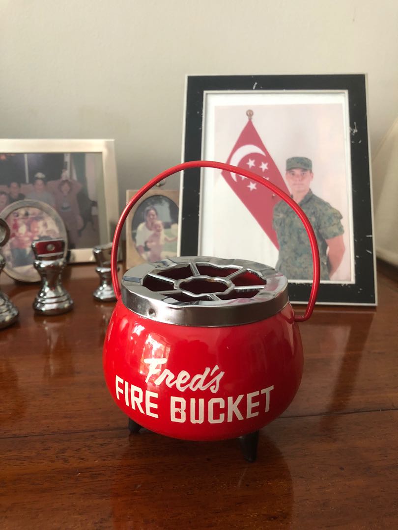 Vintage Fire Bucket Ash Tray 1960’s , Hobbies & Toys, Memorabilia