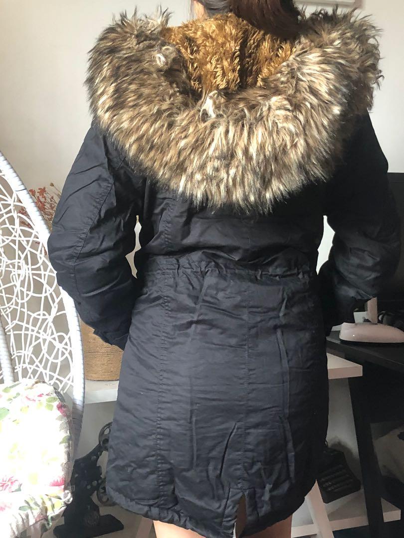 Winter Jacket (Category: Coats, Jackets and Outerwear) located in Quezon City. Submitted by maydeclutters (Listing ID 1065425124, Image 2). Description: Thick cloth W/ detachable fur Fits small to large frames Adjustable waist drawstring.