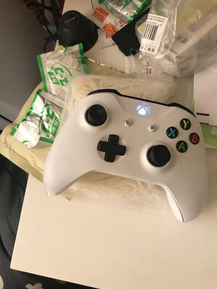 Xbox One手柄, 遊戲機, 電子遊戲機, Xbox - Carousell